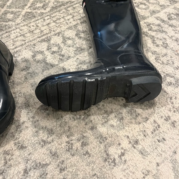 Woman's size 7 rain boots - Picture 8 of 9